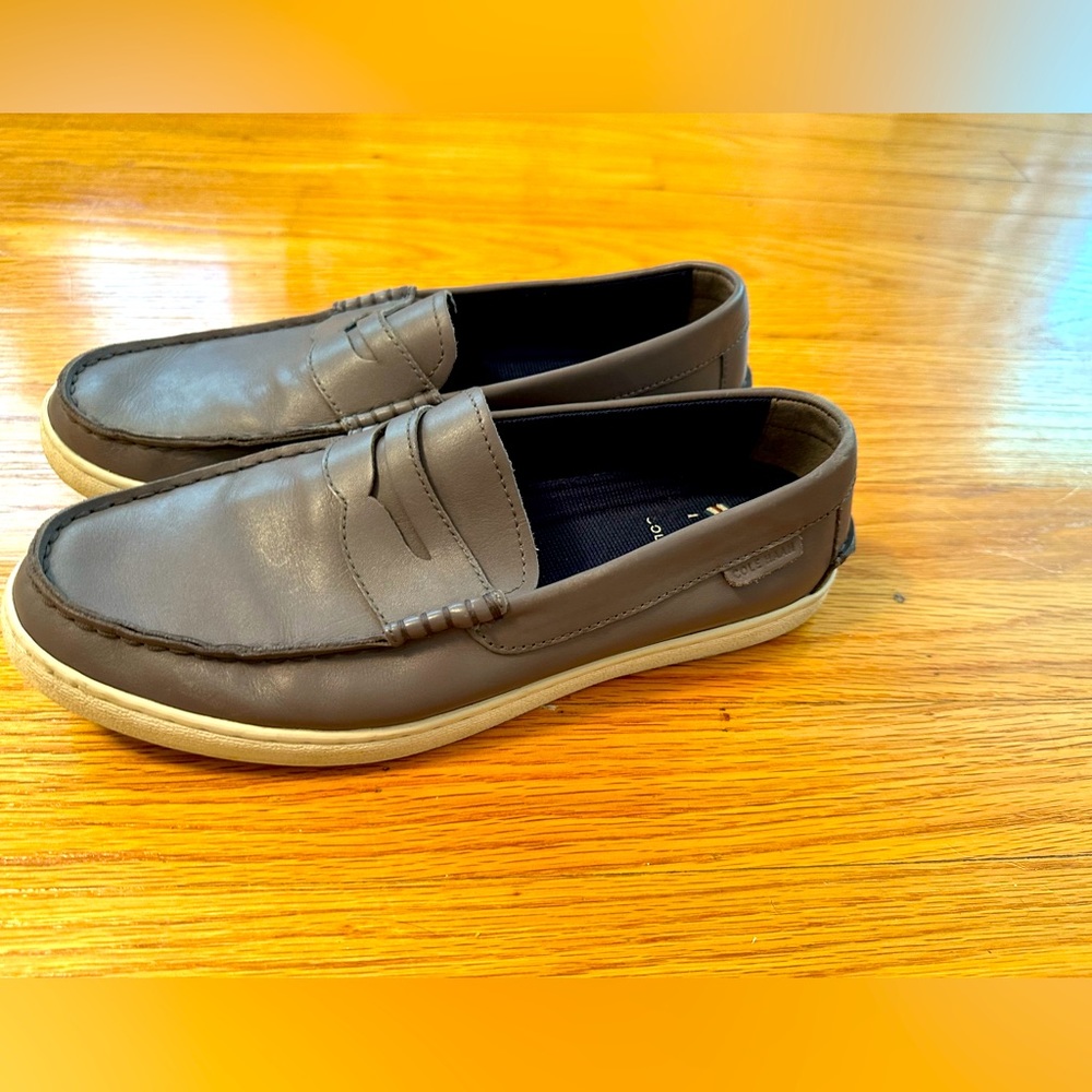 Cole Haan Grand OS gray loafers. EUC worn a few times. Men’s 8.5 M
